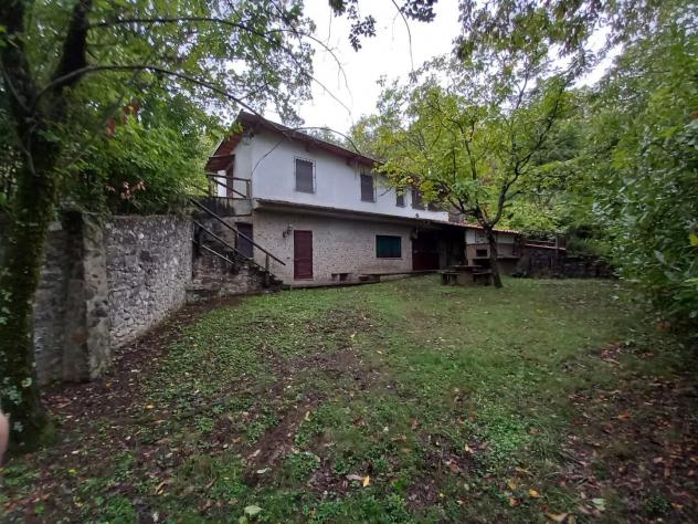 Rustico in vendita a Petrognano - Capannori 150 mq Rif: 1066727