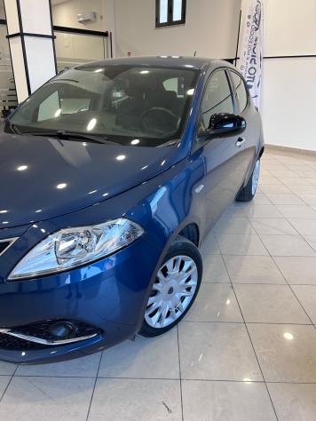 Lancia Ypsilon 1.0 FireFly 5 porte S&S Hybrid Silver - Foto 7