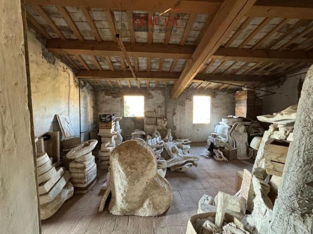 Casa indipendente su lotto di circa 1200 mq con laboratorio e proservizi - Foto 16