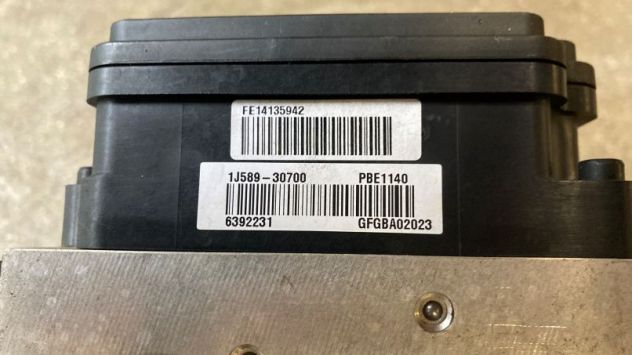 Centralina ABS Hyundai I20 1.2 benzina del 2011 (61589-45200) - Foto 4