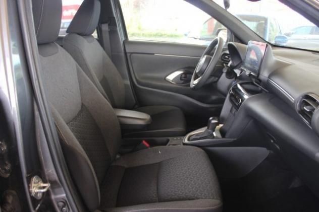 TOYOTA Yaris Cross 1.5 Hybrid 5p. E-CVT Trend rif. 23795373 - Foto 6