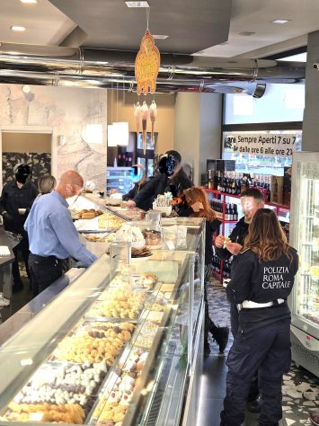 bar gelateria pasticceria tav.calda zona prenestino cedo in vendita - Foto 2