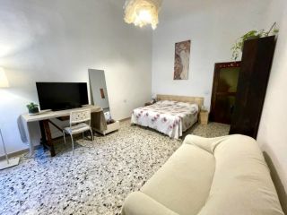 FIRENZE – VIA GIOBERTI | GRANDE CAMERA SINGOLA DI 21 M² CON PICCOLO BAGNO PRIVAT