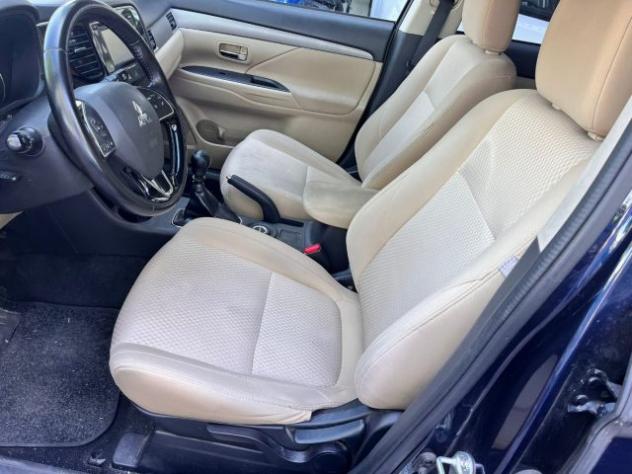 MITSUBISHI Outlander 2.2 DI-D 4WD Instyle Plus Navi 7 POSTI rif. 23808195 - Foto 10