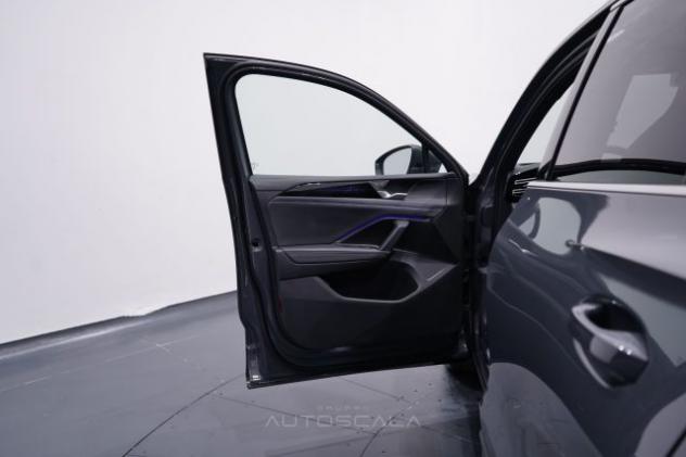 VOLKSWAGEN Tiguan 2.0 TDI 150cv DSG R-Line rif. 23395963 - Foto 9