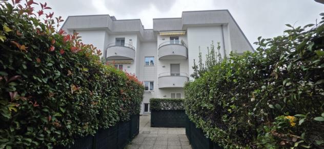 Appartamento 75 mq in Vendita a Desio con box e giardino - Foto 2