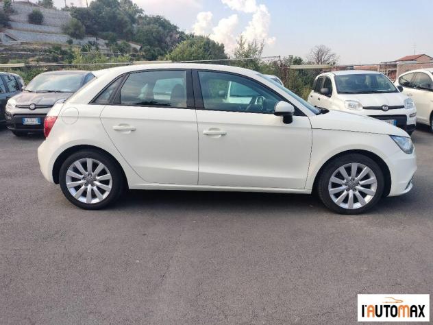 AUDI - A1 Sportback Sportback 1.6 tdi Ambition s-tronic - Foto 4