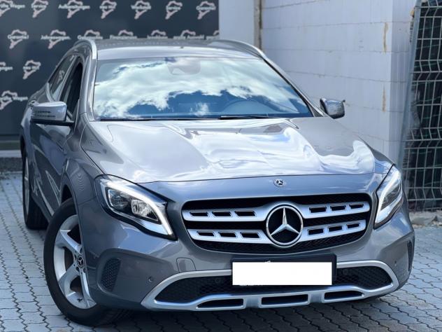 Mercedes-Benz GLA 200d Aut/4 MATIC /Navi/Cam/LED/KeyGo/SHZ/T-Leather/Temp