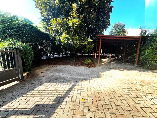 VILLINO di 6 vani e di 140 mq (CAMPI BISENZIO) rif. L1307_4 - Foto 2