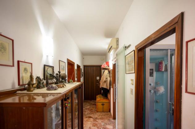 Appartamento di 121 m² con 4 locali e box auto in vendita a Venezia - Foto 15
