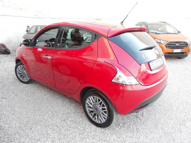 Lancia Ypsilon 1.2 69 CV 5 porte S&S Gold - Foto 2