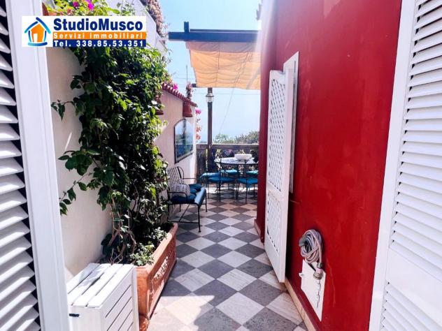 StudioMusco vende a Capri, in via Camerelle, la più prestigiosa strada dello shopping, introvabile appartamento con terrazzo a livello e vista panoram - Foto 19