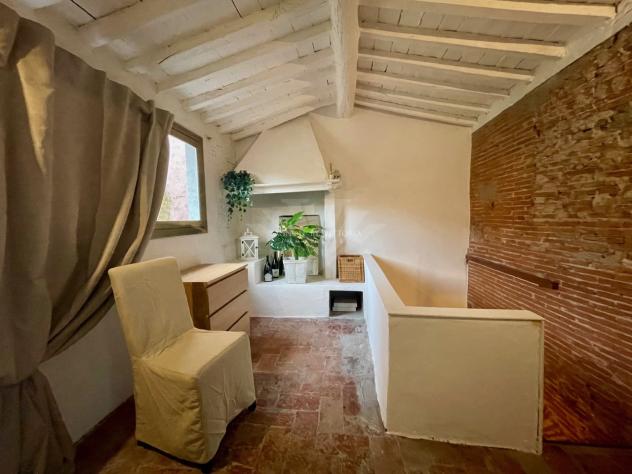 APPARTAMENTO di 5 vani e di 87 mq (PIETRASANTA) rif. 016/V - Foto 12