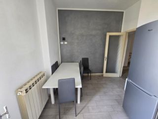 Pentalocale in affitto a Carrara
