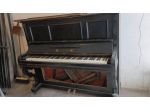 Pianoforte non funzionante per ambientazioni