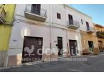 Casa indipendente di 188 m² con 5 locali e box auto in vendita a Latiano