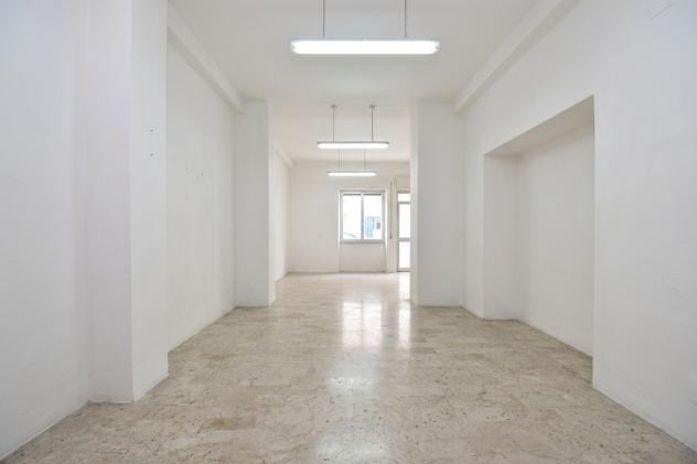 1 Vetrina in vendita a Lecce