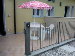 Monolocale nuovo accessoriato con terrazzina e p. auto privato