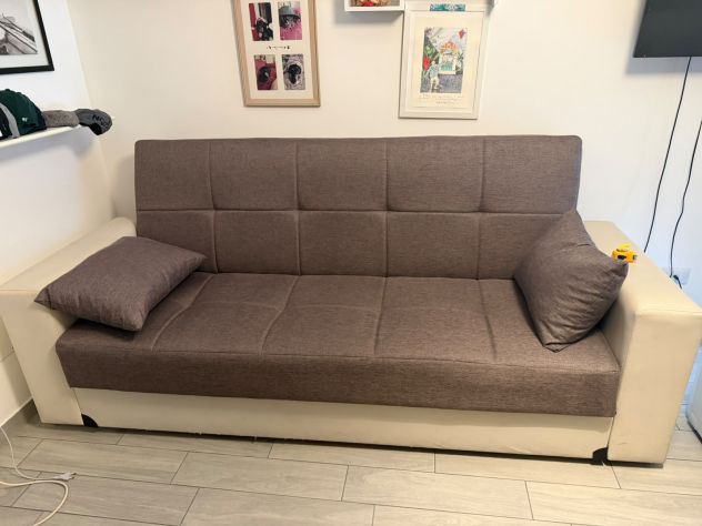 DIVANO LETTO 3 POSTI OTTIME CONDIZIONI CON CONTENITORE