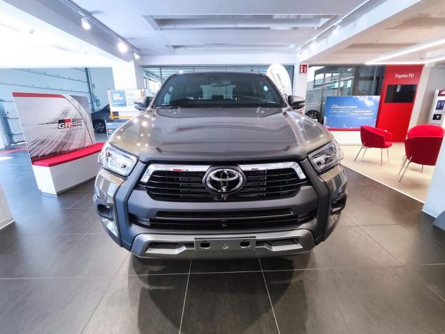 Toyota Hilux 2.8 D-4D A/T 4WD 48V 4 porte Double Cab Invincible - Foto 7
