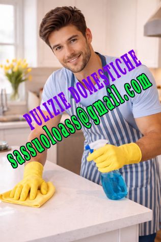 Uomo adulto preciso e molto accurato nelle pulizie domestiche