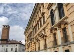 Palazzo / Stabile di 3000 m² con più di 5 locali in vendita a Piacenza