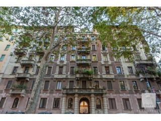 TRILOCALE CON BALCONE