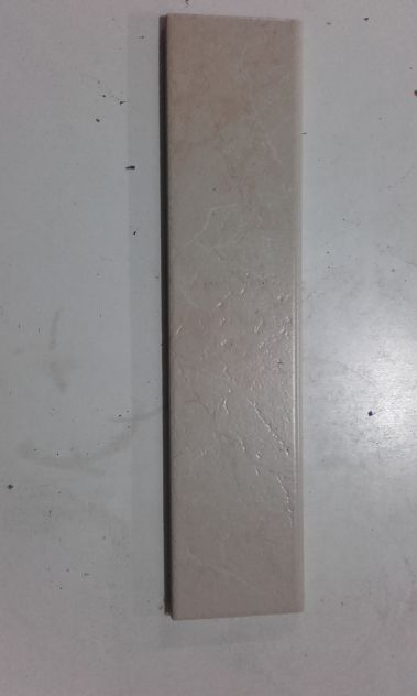 Battiscopa piastrella beige marmorizzato stock 95 pz