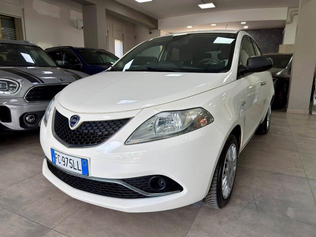 Lancia Ypsilon 1.2 69cv GPL Silver 2016 - Foto 3