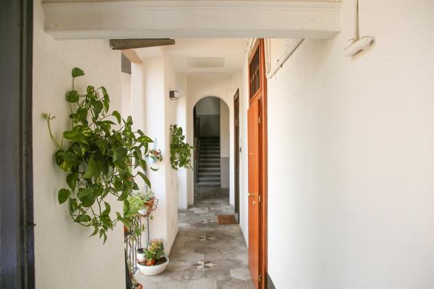 Bilocale a due passi dal centro comodo per stazione - Foto 11