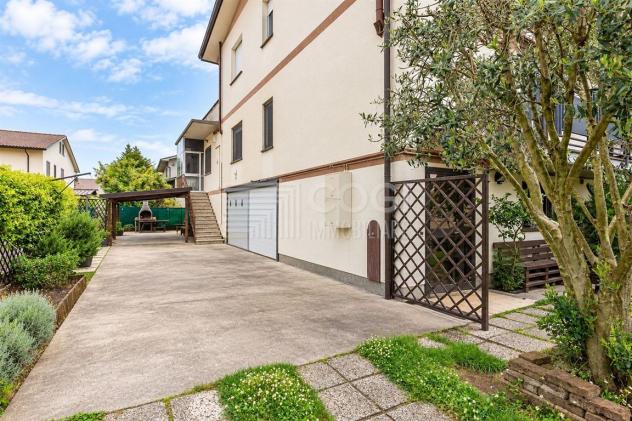 Appartamento ristrutturato con ingresso indipendente, giardino e tavernetta versatile - Foto 12