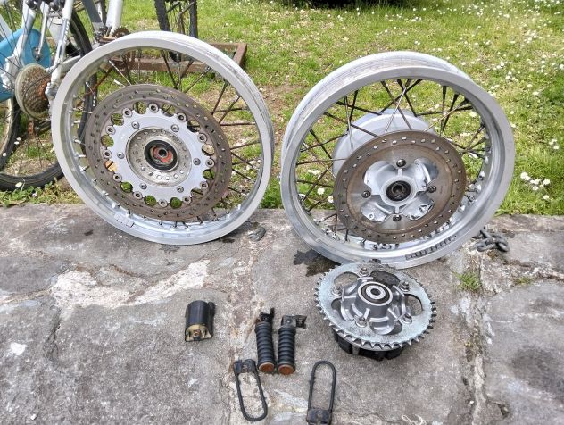 CerchiTriumph Thruxton 900 Efi/carb Anteriore 19 e Posteriore 17 - Foto 2