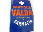 PASTIGLIE VALDA TARGA  IN RILIEVO