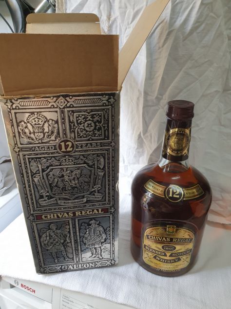 Bottiglia Chivas Regal Scotch Whisky 12 years vintage
