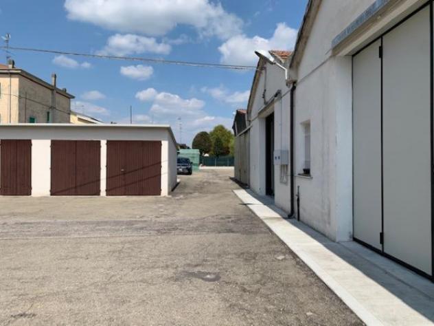 Casa indipendente di 100 m² con più di 5 locali e box auto in vendita a Cavezzo - Foto 4
