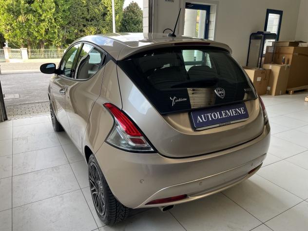 Lancia Ypsilon 1.0 70cv Firefly Hybrid S&S Gold - Foto 4
