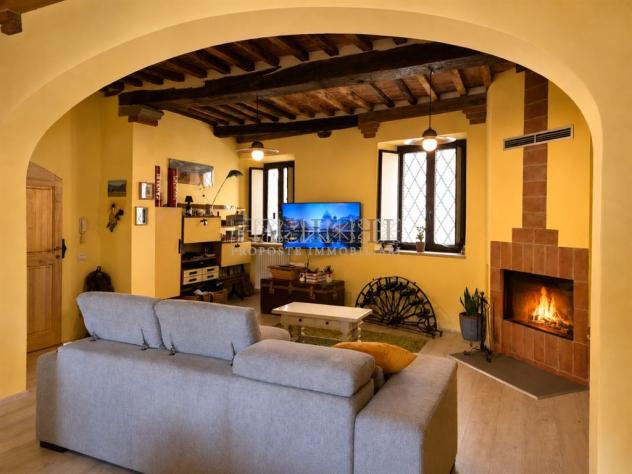 Appartamento terratetto rustico con garage – vicino al centro storico - Foto 11