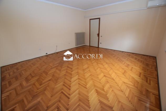 VILLA A SCHIERA di 7 vani e di 250 mq (VOLPAGO DEL MONTELLO) rif. RS677 - Foto 11