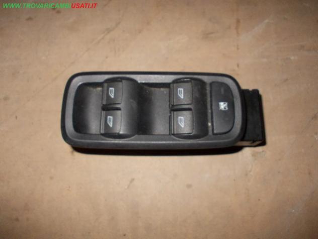 BLOCCO COMANDI ALZACRISTALLI 4 INTERRUTORI ALZACR. BA6T-14A132-CC 3SP 7 FILI+8 FILI+4 FILI FORD FIESTA (CB1)   FORD - FIESTA - 01-12-2008 - 01-11-2012