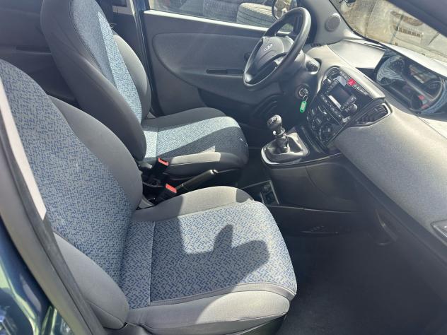Lancia Ypsilon 1.0 FireFly 5 porte S&S Hybrid Silver - Foto 7