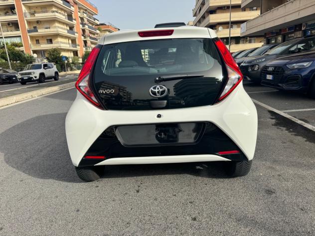 Toyota Aygo Connect 1.0 VVT-i 72 CV 5 porte x-play LED NAVI KAMERA PDC BLUETOOTH CERCHI 16 - Foto 5