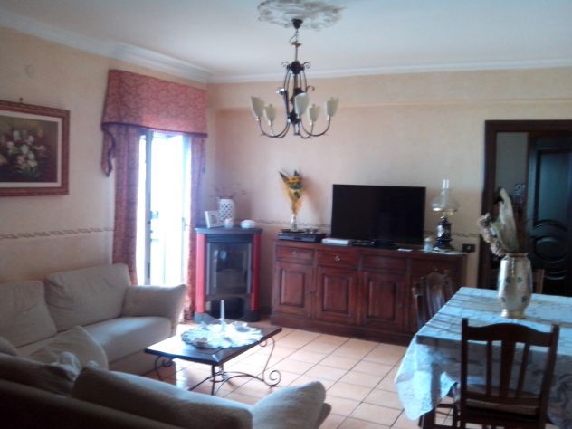 Appartamento+tettoia+cantina+garage - Foto 3