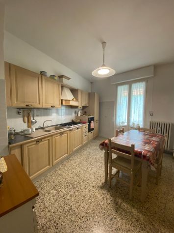 Travedona Monate - ampio appartamento con balcone, terrazzo e cantina - Foto 8