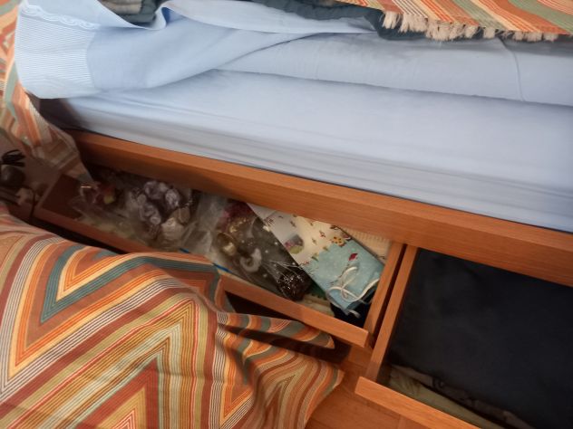 2 letti singoli (+ uno) con comodini e scrivania - Foto 3