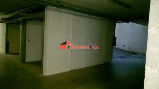POMEZiA COLLI DI ENEA VIALE ODISSEO BOX DOPPIO 2 SERRANDE - Foto 10