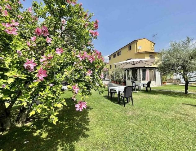 Casale in vendita a Sarzana