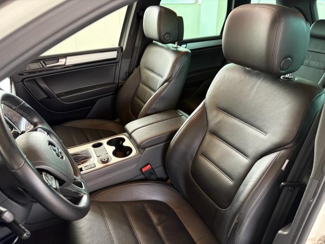 Volkswagen Touareg 3.0 TDI 245 CV tiptronic full optional - Foto 10