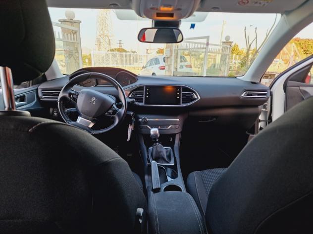 Peugeot 308 BlueHDi 130 S&S SW 2018 - Foto 10