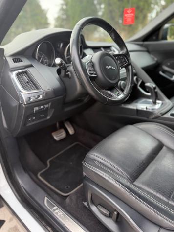 Jaguar E-Pace 2.0D 180 CV AWD R-Dynamic S - Foto 9