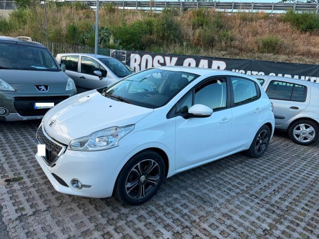 Peugeot 208 PureTech 82 5 porte Allure - 2014